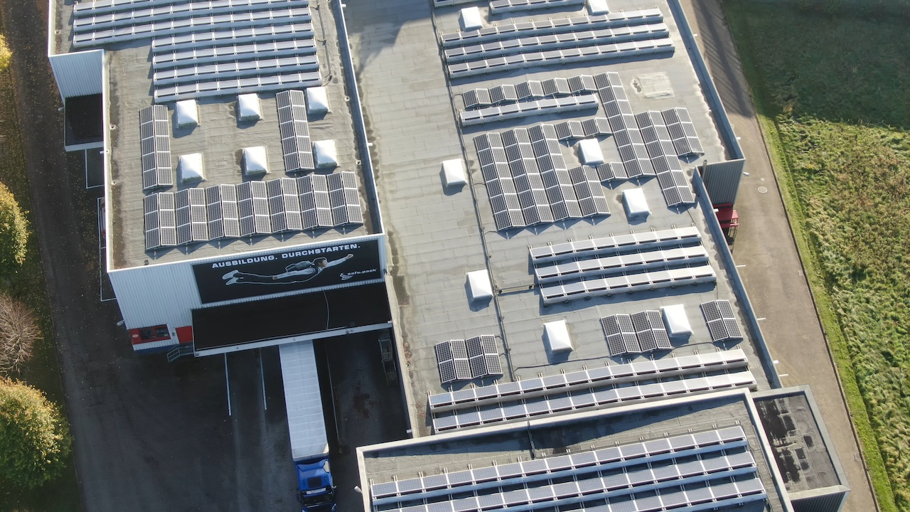 Photovoltaik Dach / Photovoltaic Roof